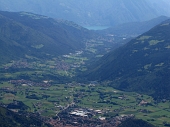 32 In lontananza il lago d'Iseo